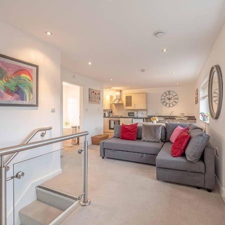 Windsor Wexham One Bedroom Home Sleeps Four Slough Exterior foto