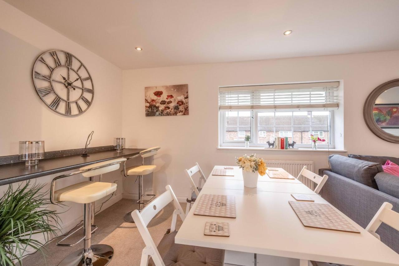 Windsor Wexham One Bedroom Home Sleeps Four Slough Exterior foto