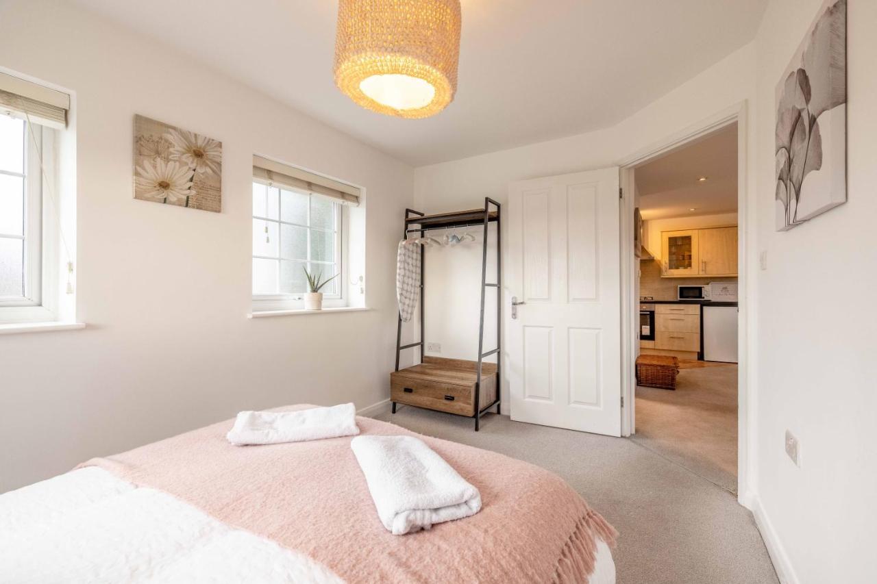 Windsor Wexham One Bedroom Home Sleeps Four Slough Exterior foto